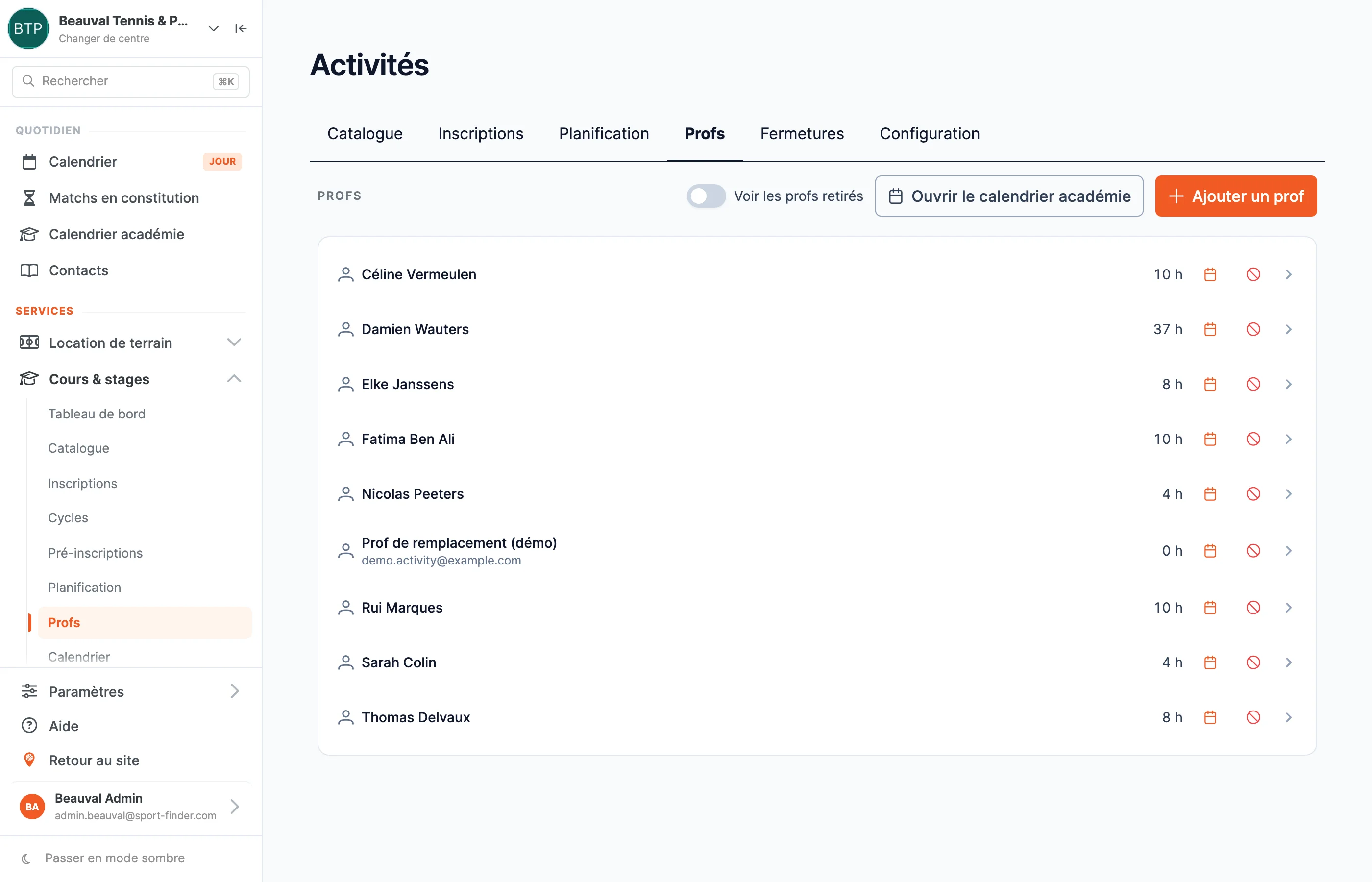 La liste des profs d’une académie dans SportFinder, avec les heures de cours de chacun et un accès direct à son calendrier