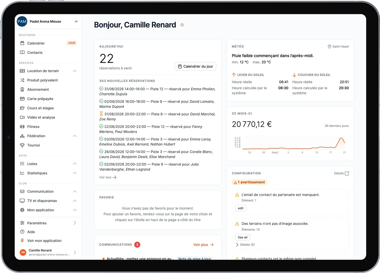 Le back-office SportFinder sur iPad : tableau de bord avec les réservations à venir et le chiffre d'affaires du mois